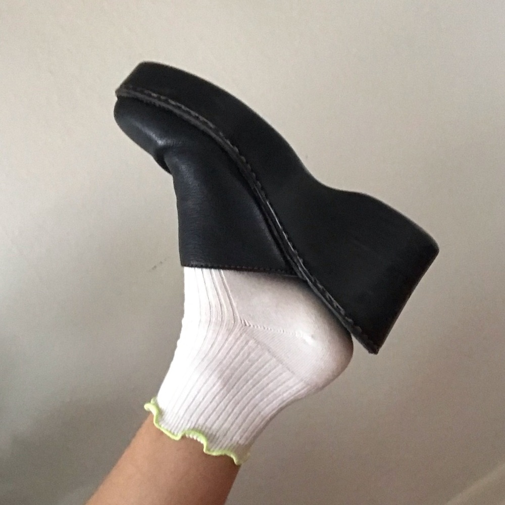BORN | chunky clogs